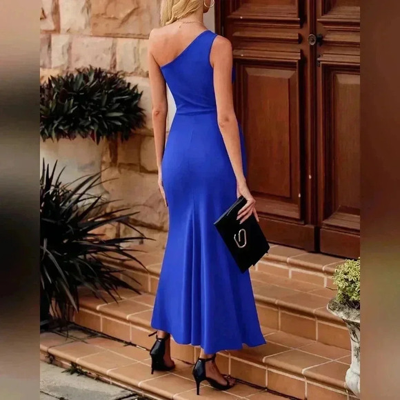 One Shoulder Royal Blue Maxi - Picture 3 of 8